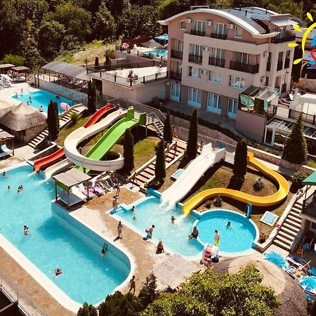 Sunny Hill Apartments & Aqua Park Vrnjačka Banja Esterno foto