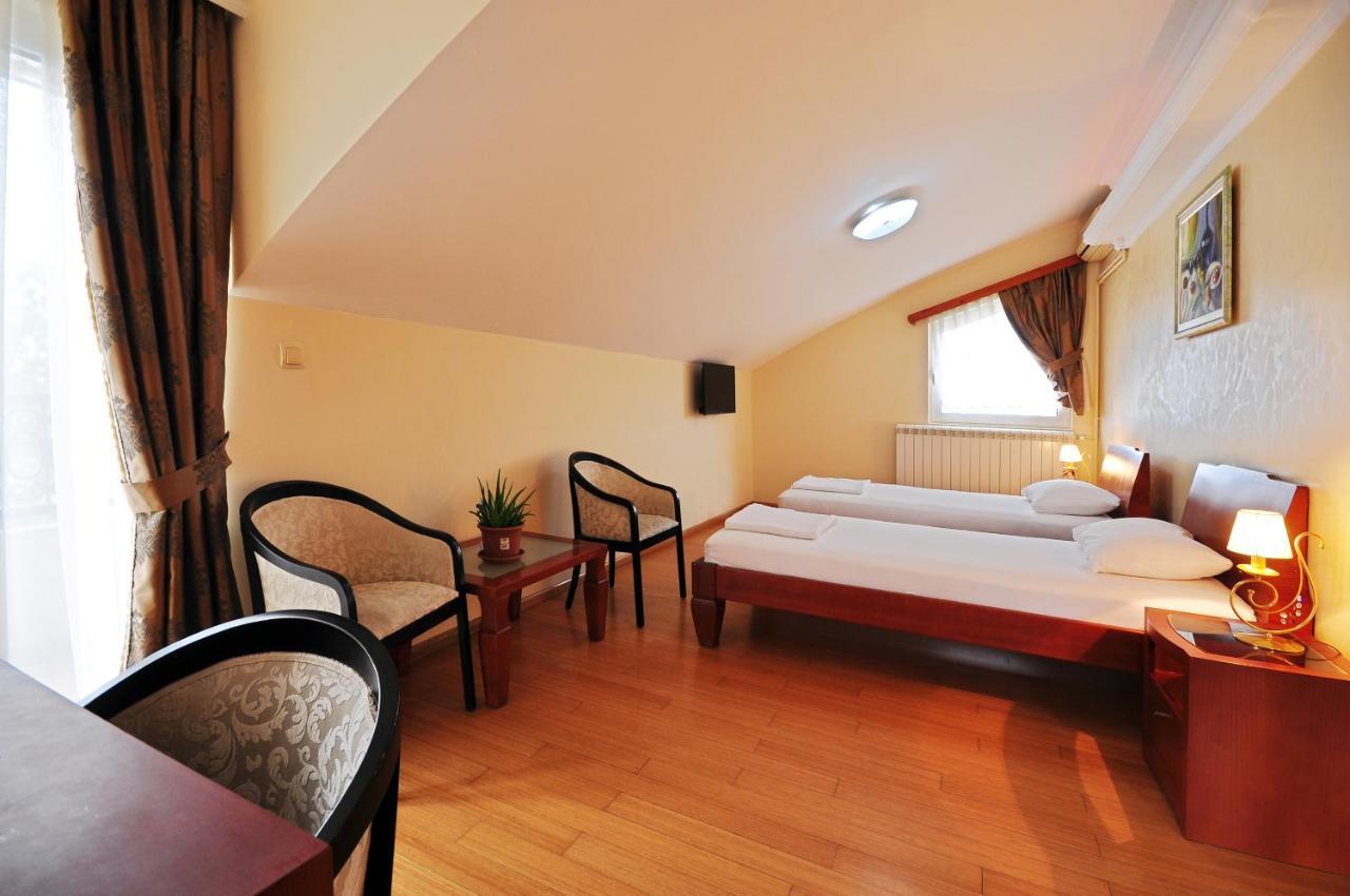 Sunny Hill Apartments & Aqua Park Vrnjačka Banja Esterno foto