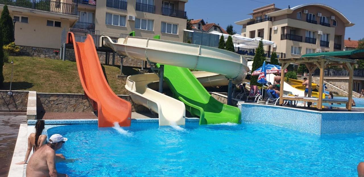 Sunny Hill Apartments & Aqua Park Vrnjačka Banja Esterno foto