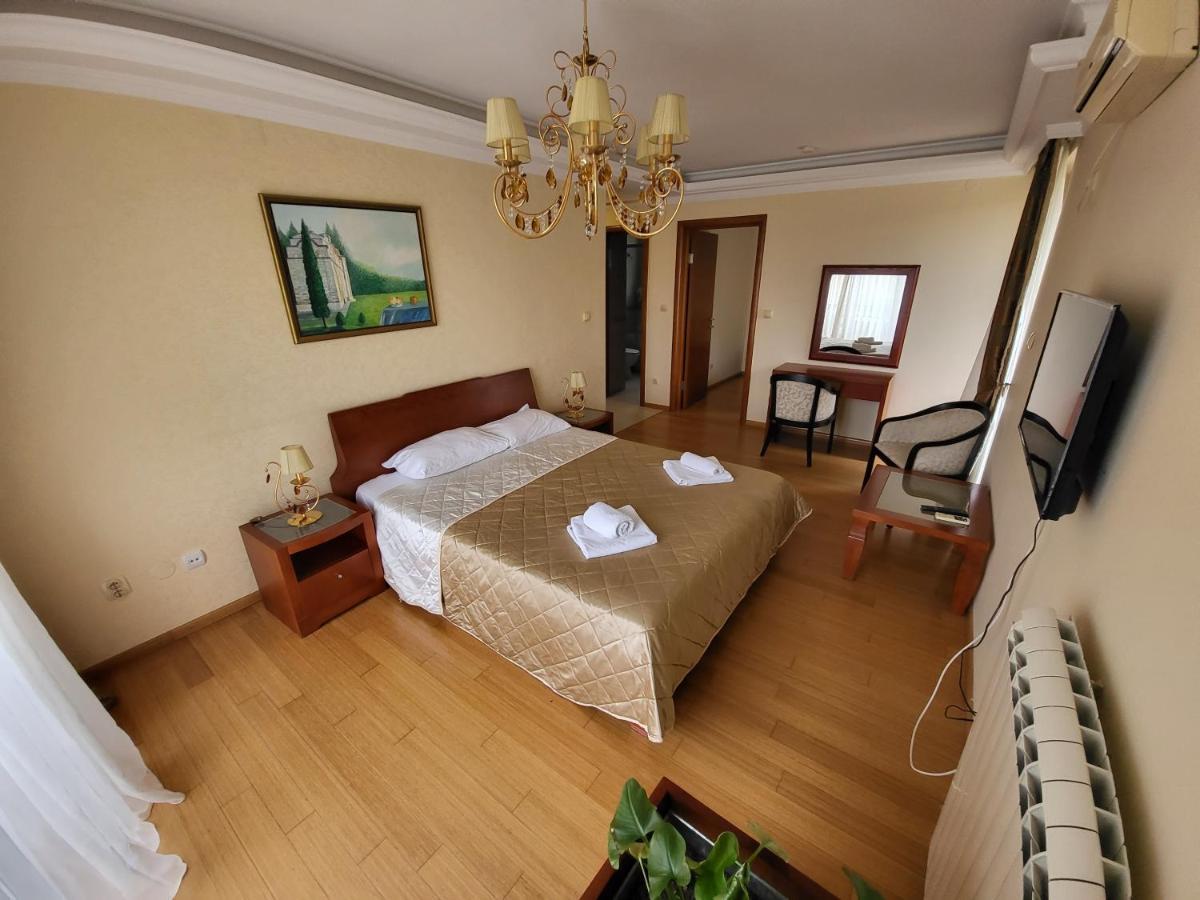 Sunny Hill Apartments & Aqua Park Vrnjačka Banja Esterno foto