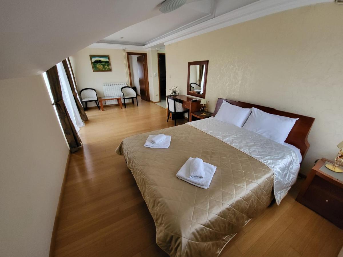 Sunny Hill Apartments & Aqua Park Vrnjačka Banja Esterno foto