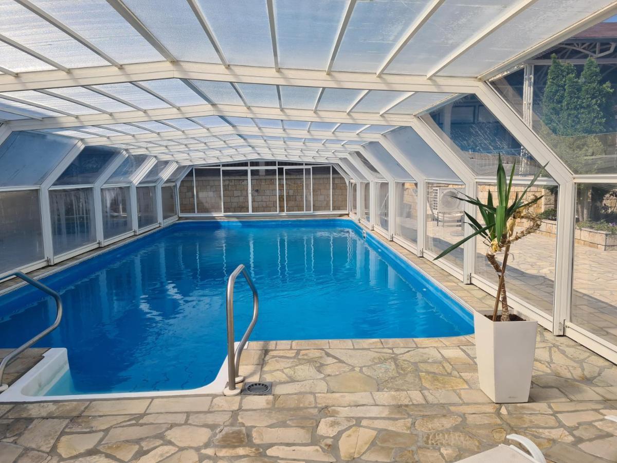 Sunny Hill Apartments & Aqua Park Vrnjačka Banja Esterno foto
