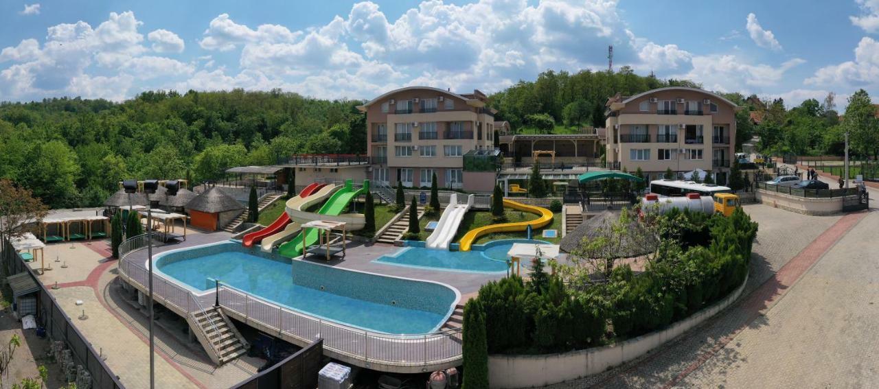Sunny Hill Apartments & Aqua Park Vrnjačka Banja Esterno foto